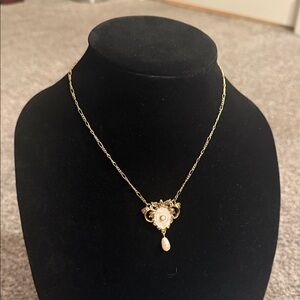 Avon Gold-tone Floral Pendant Necklace with Pearl Accent